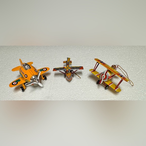 Vintage Style Toy Airplane Set - Orange and Yellow